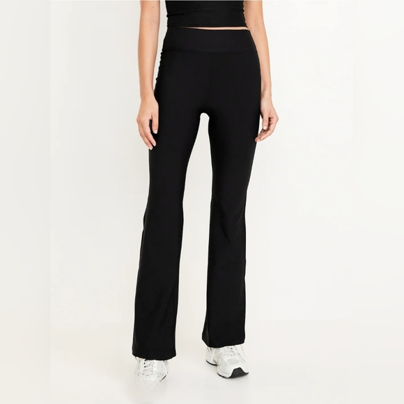 Old Navy Extra High-Waisted Power Soft Flare In Black. Size MT. - Picture 2 of 6